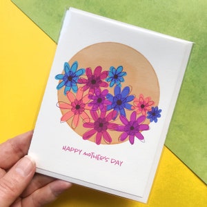 Bonne fête des mères Un cercle de marguerites et enveloppe assortie | carte florale pour maman | carte de maman de plante | carte de maman jardinage