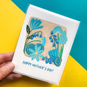 Carte de fête des mères avec fleurs bleues et enveloppe assortie | carte florale pour maman | carte de maman de plante | carte de maman jardinage