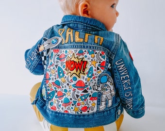 Veste en denim pour bébé garçon, veste en jean personnalisée peinte à la main avec empiècements brodés et messages stimulants, style unique ZARAdreamland