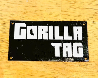 Placa Gorilla Tag - VR - Gorilla Tag VR - Juego VR - Gorila saludando - Gorilla