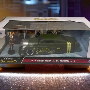 Dc Bombshells Harley Quinn 1951 Mercury 1/24 Scale Die