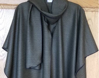 Women's Wool Cashmere Black/Brown Poncho with matching scarf (30 dollar value), Maternity, Jacket, Wrap, Coat, Cape - looks grey but brown!