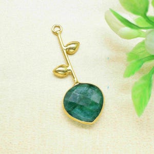 天然エメラルドペンダントチャーム｜ボヘミアンリーフイヤリング｜宝石イヤリングチャーム｜ハート型ビーズペンダント｜ハンドメイドブライダルエメラルドジュエリー