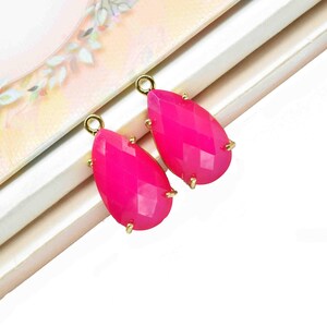 Ciondolo a forma di pera in calcedonio rosa 12 x 20 mm / Castone con pietra preziosa in quarzo rosa / Ciondolo con cauzione singola / Connettore per creazione di gioielli in calcedonio fucsia