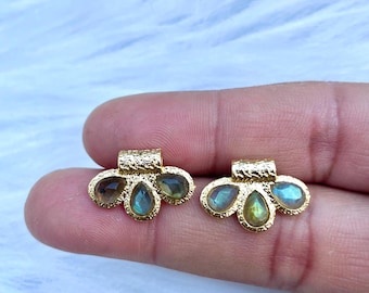 Texturerat labradorithänge - 18k guldpläterad mässing - Smycken av oumbärlig kvalitet - Liten fasetterad ädelstensberlock för halsband