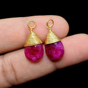 Ciondolo con filo avvolto in rubino naturale - Lacrima da 10 x 18 mm / Forniture per gioielli con filo avvolto / Eleganti gioielli in rubino / Ciondolo con ciondolo in rubino / Fai da te