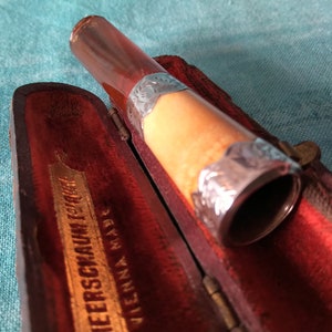Antique Meerschaum Vienna Made Sterling Silver Mounted Cheroot/Cigarette Holder in Case, Chester Circa 1893