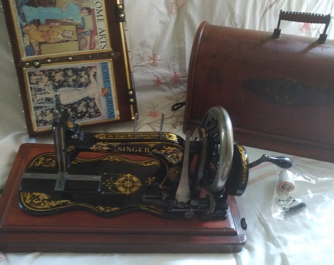 Antique Hand Crank Sewing Machine, Singer Fiddlebase in Lovely Wooden