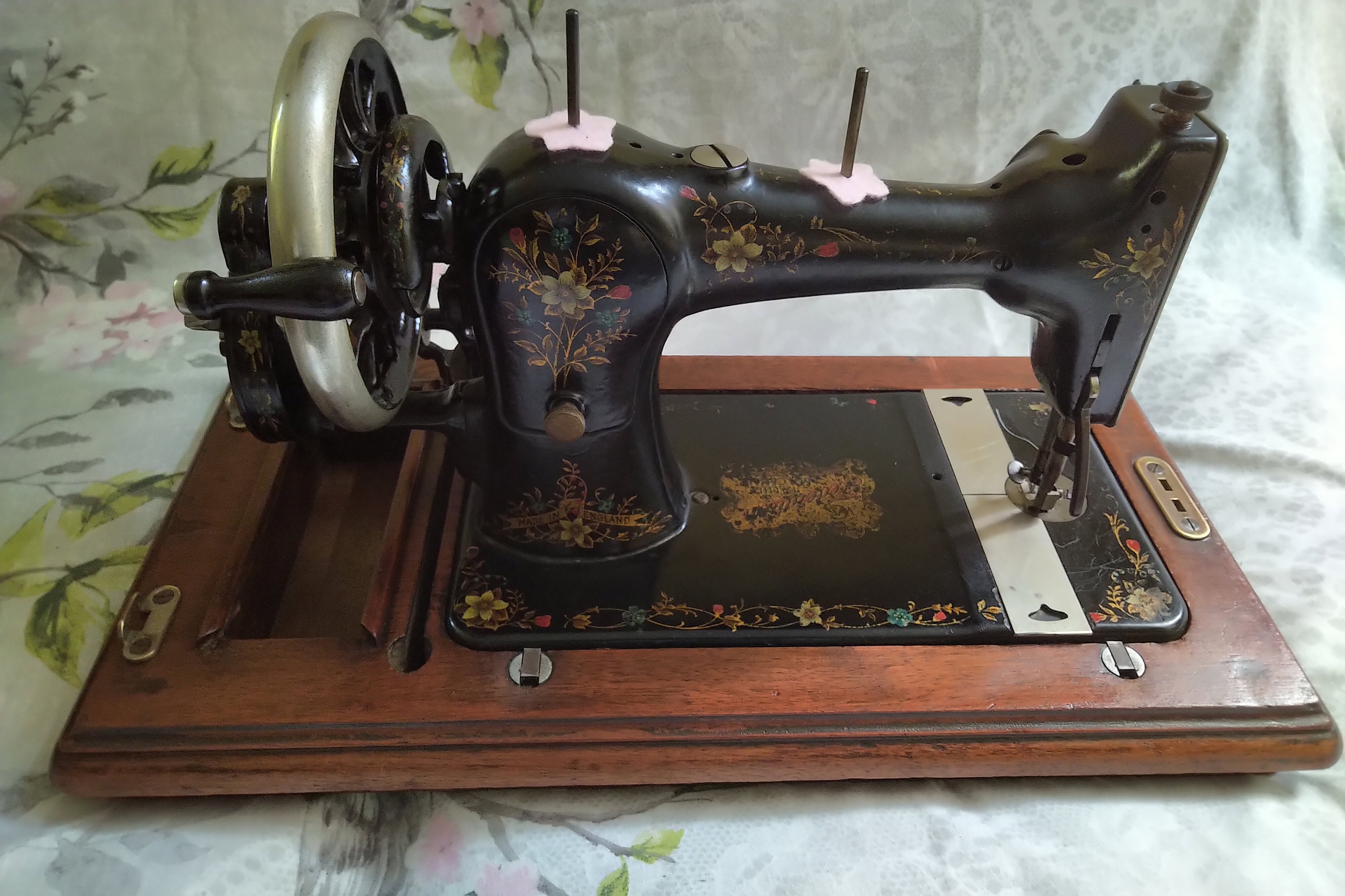 Antique Hand Crank Sewing Machine, CWS Federation by Jones Sewing