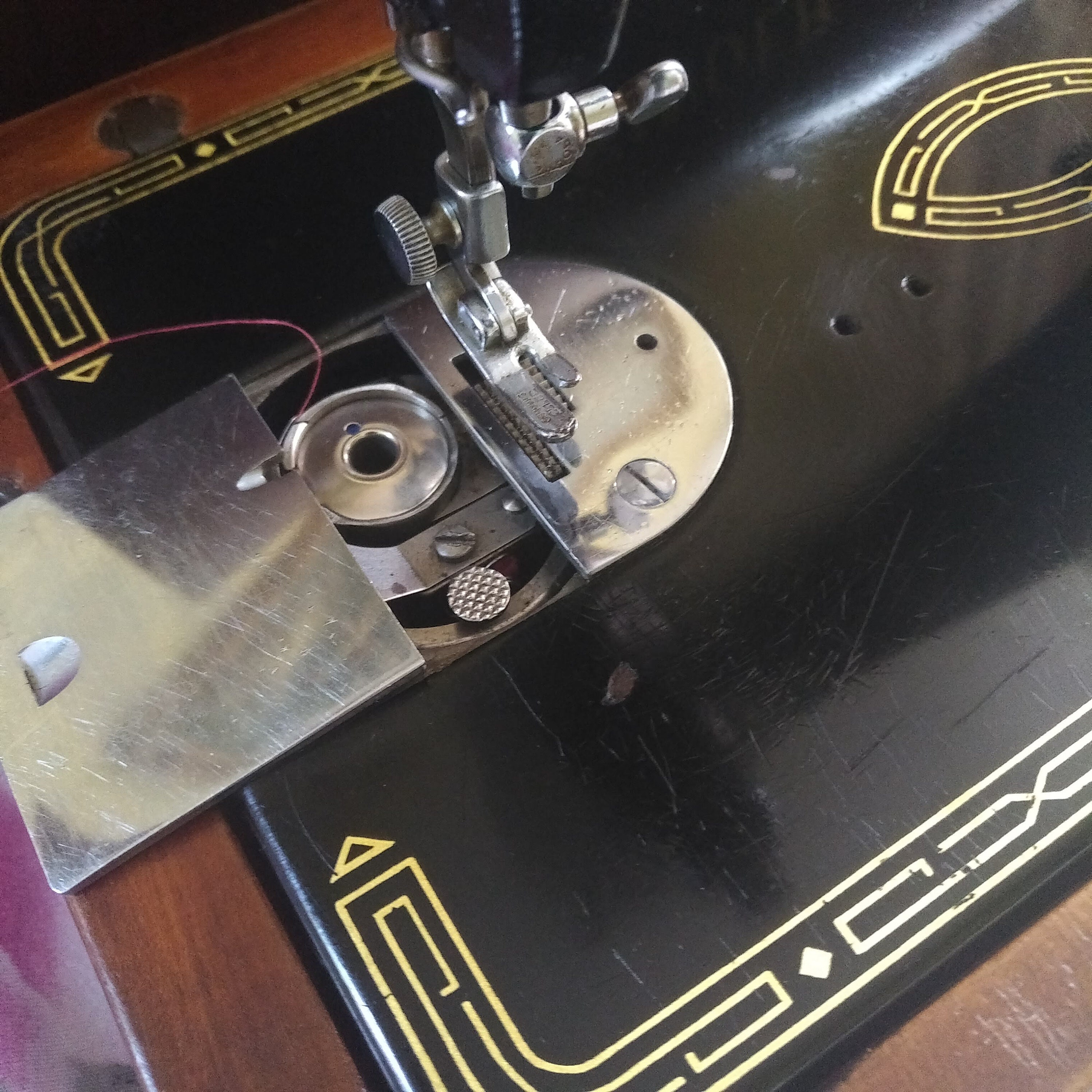 Vintage Hand Crank Sewing Machine, Singer Model No. 99K in Lovely