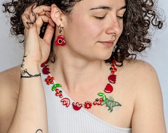 Red statement poppy flower necklace, Birth month flower trendy necklace, Modern birthflower bib necklace