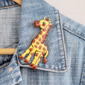 Hand made giraffe brooch jewelry gift for coworker, Trendy nature jewelry brooches for women, Animal jewelry shawl pin, Mens lapel pin image 1