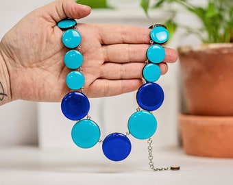 Blått handgjort halsband, unika smycken
