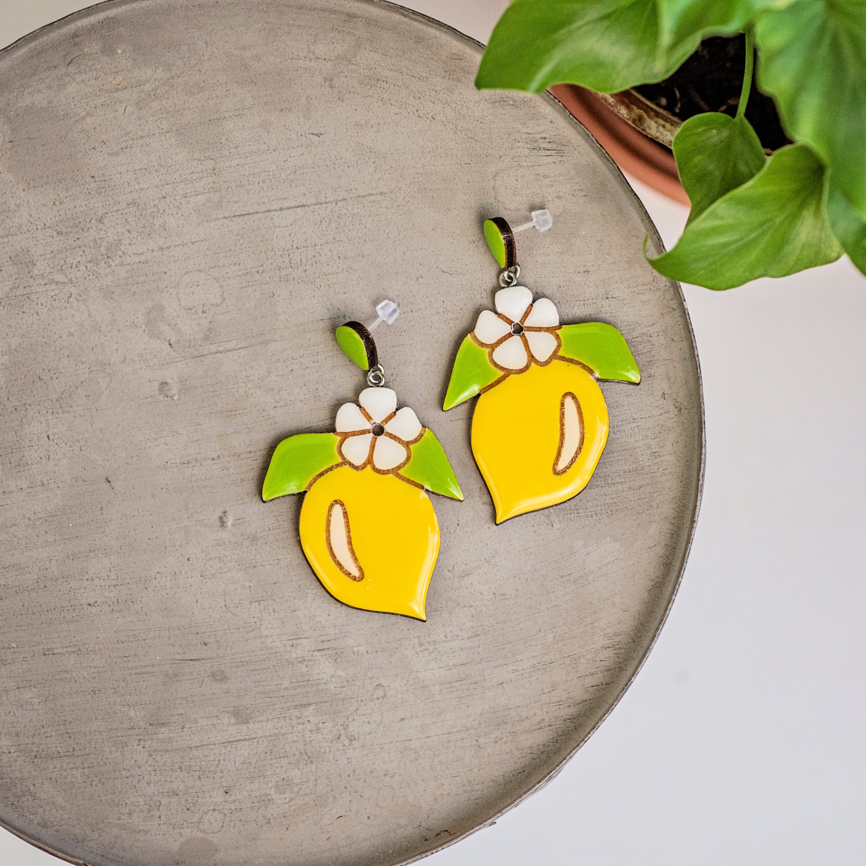 1 paio di orecchini a forma di frutta, divertenti e carini, con
