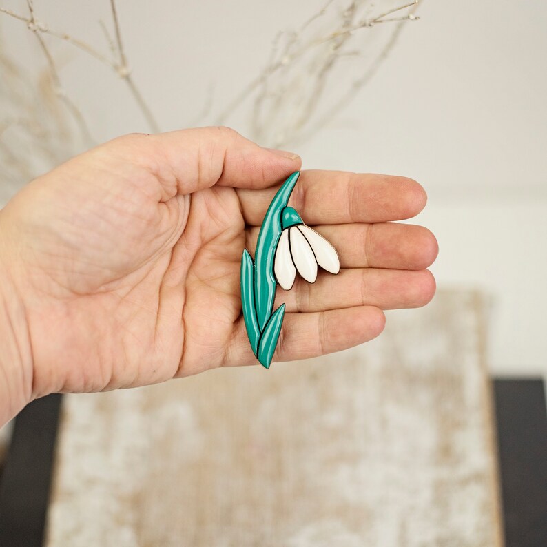 White snowdrop handmade spring brooch White flower jewelry Galanthus flower brooch Flower pin