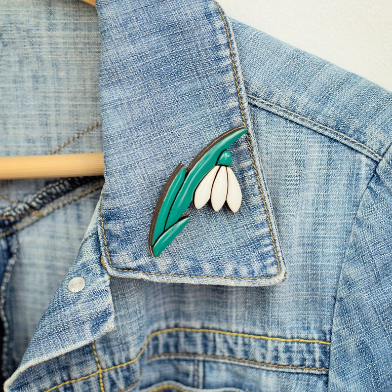 White snowdrop handmade spring brooch White flower jewelry Galanthus flower brooch Flower pin
