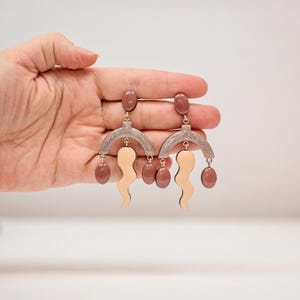 Dangle statement earrings in beige and brown,  Handmade drop earrings with clip on, Handmade jewelry, Unique jewelry gift
