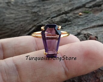 coffin ring case