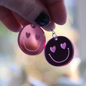 Mirror earrings - friendly faces with heart eyes - pink - light - good mood - round earrings - statement earrings