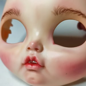 Blythe custom faceplate with teeth. Blythe faceplate. Blythe faceplate OOAK. Custom faceplate.