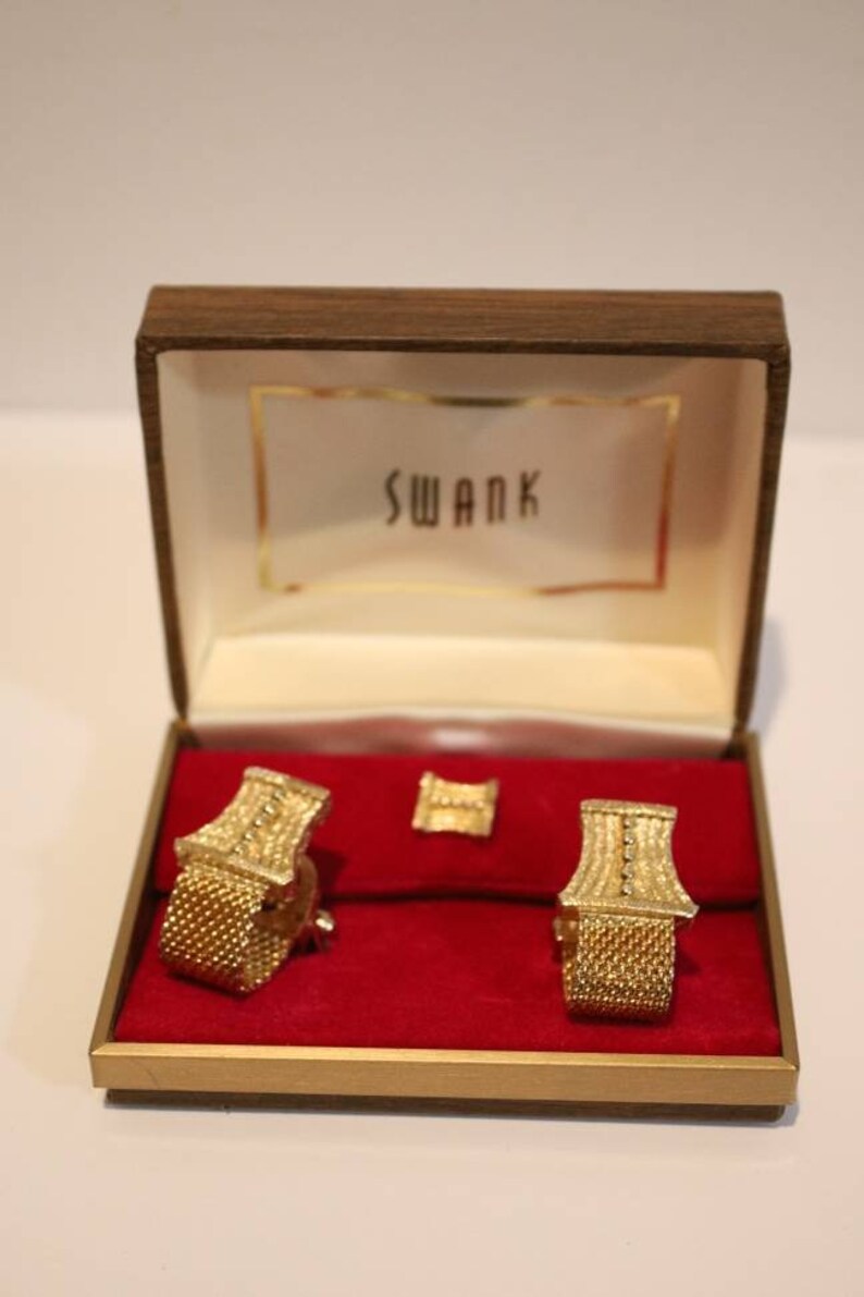 Nice shape Vintage Swank Men/'s Cuff Link Set with Case
