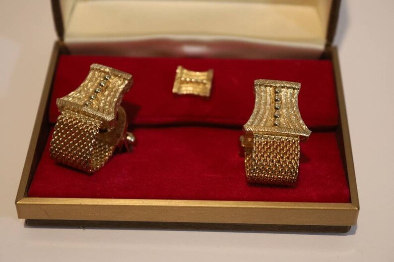 Nice shape Vintage Swank Men/'s Cuff Link Set with Case