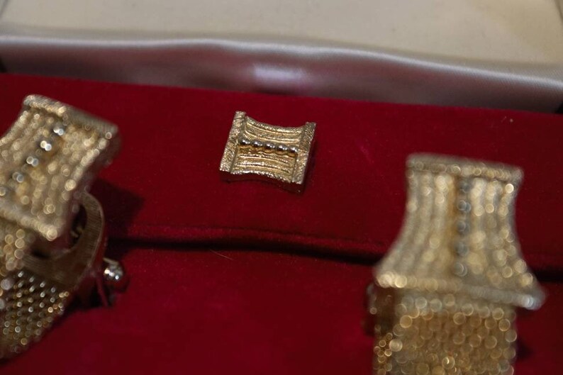 Nice shape Vintage Swank Men/'s Cuff Link Set with Case