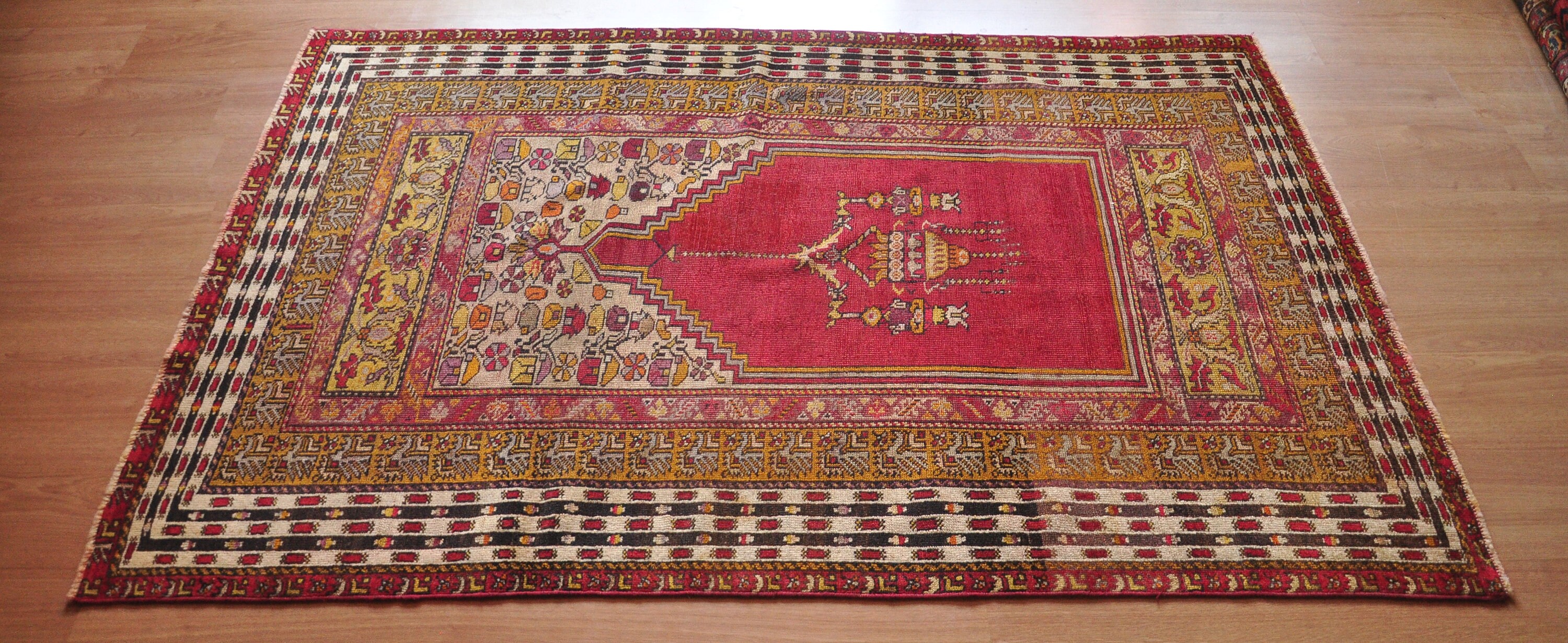 Maturo Rug Aged Mucur Rug - Etsy
