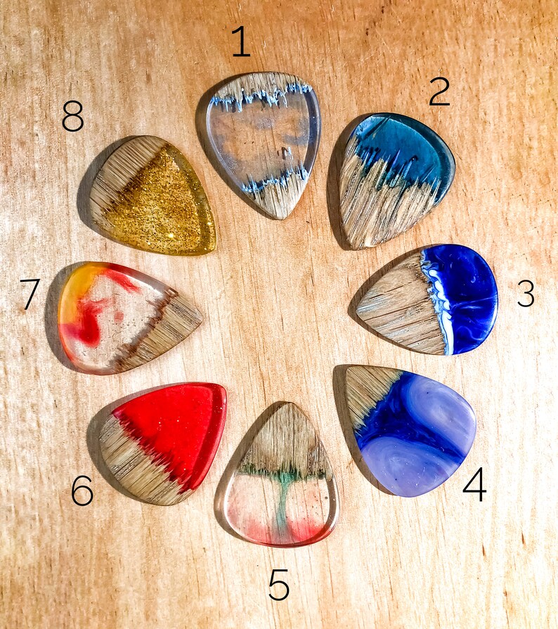 Wood Guitar Picks, Personalize Guitar Picks, Resin Wooden Picks, Jewelry Resin, Picks with Engraving, Music Lover Gift, Gift for Musicians image 2