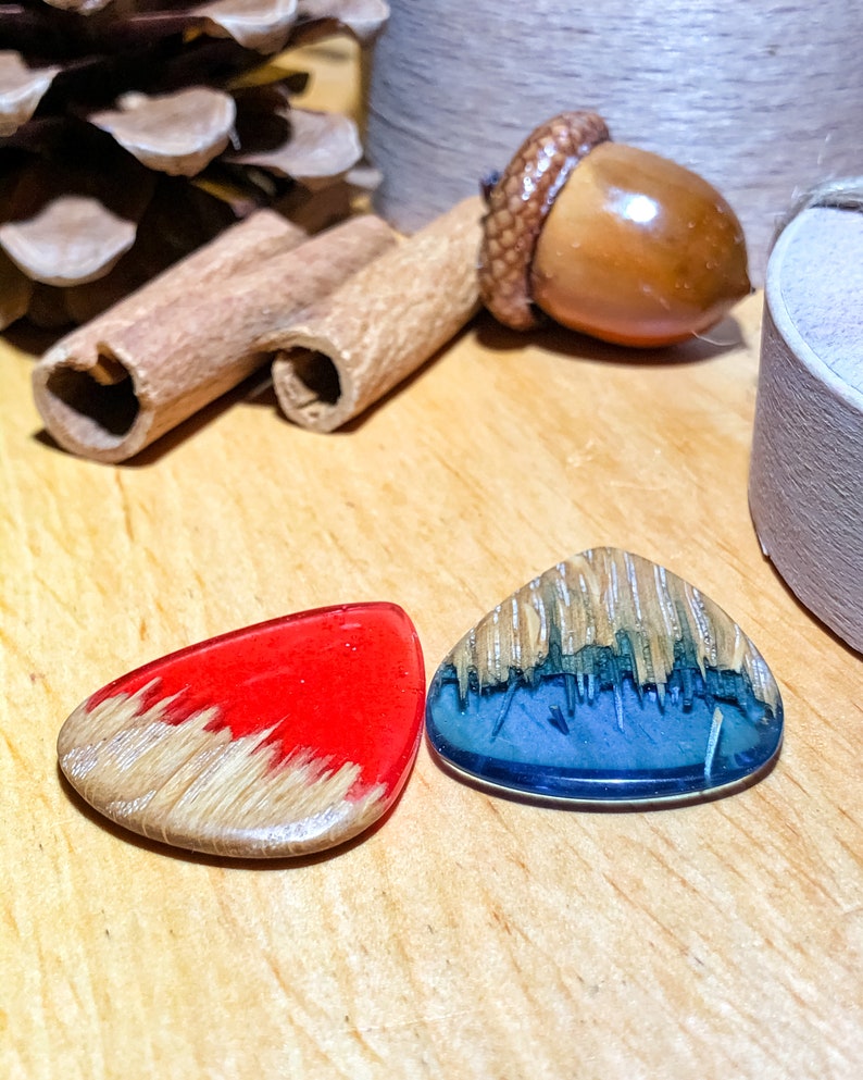 Wood Guitar Picks, Personalize Guitar Picks, Resin Wooden Picks, Jewelry Resin, Picks with Engraving, Music Lover Gift, Gift for Musicians image 3