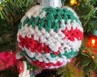 Schema per decorazioni natalizie all'uncinetto: decorazioni per l'albero di Natale (schema PDF)