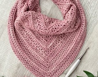 Crochet Triangle Cowl Pattern: Sassy Neck Warmer (PDF Download)