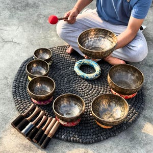Handmade Full Moon Singing Bowl Set – 7 Metal Tibetan Bowls from Nepal | Perfectly Tuned for Sound Healing & Meditation