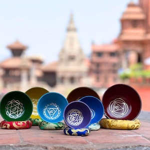 Seven Color Chakra Tibetan Singing Bowls Set - 7 pieces healing set - Great use for Meditation, Sound Healing, Therapy & Mindfulness