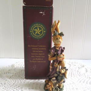 Rabbit Figurine - Boyds Bears Folkstone Collection - Easter Rabbit Figurine - Flora, Amelia, & Eloise The Tea Party - Boyd's Easter Figurine