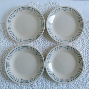 Set of 4 1980&#39;s Corning Corelle Country Violets 6 1/2&quot; Plates - Country Violets Bread Plates - Corelle Dinnerware - Dessert Plates - Retro