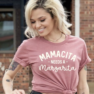 Mamacita necesita una camisa de margarita, camisa de mamacita, camisa de mamá divertida, regalo de baby shower, camisa de mamá, camisa del día de la madre, camisetas de mamá de moda imagen 5