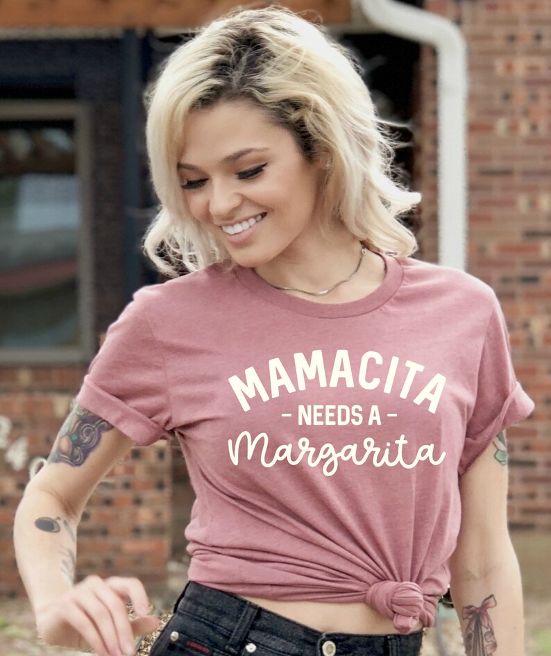 Mamacita necesita una camisa de margarita, camisa de mamacita, camisa de mamá divertida, regalo de baby shower, camisa de mamá, camisa del día de la madre, camisetas de mamá de moda imagen 5