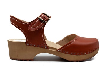 vegan clog sandals