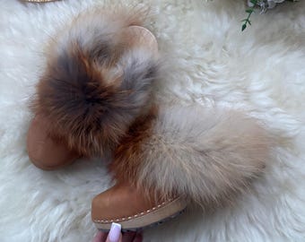 Swedish high heel clogs - Brown clogs in nubuck leather and decorative fox fur