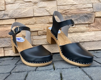 Schwedische Holzschuhe mit Leder, Frauen Sommerschuhe, minimalistische Holzschuhe, stilvolle Schuhe, skandinavischer Stil