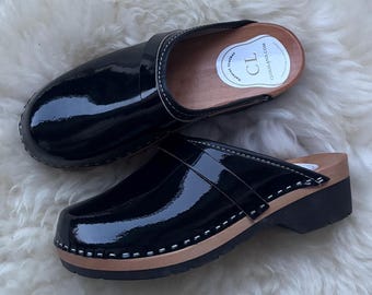Black Wooden Clogs for Women: Swedish Autumn Style
