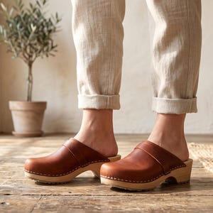 Vintage Clogs - Brown vintage sabots, sabots pour femmes, chaussures plates-formes, sabots en bois, chaussures en bois, cadeau pour elle