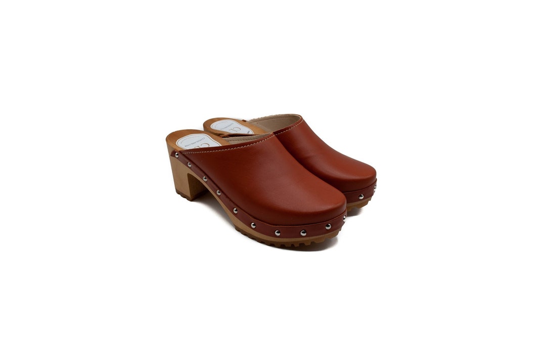 vegan clogs