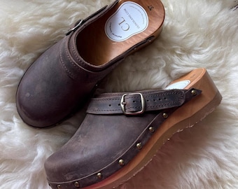 Crazy Brown Vintage Leather Clogs for Women, Brown Women Wooden Mules, Vintage Shoes, Leather Clogs, Handmade Clogs, Brown Wooden Clogs