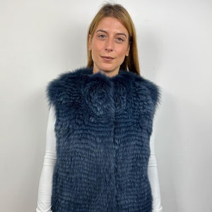 Luxury Blue Fox Fur Vest: Elegant Genuine Fur (Size Large)
