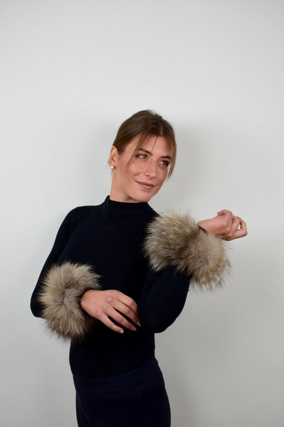 Fur cuffs, crystal fox cuffs, real fur cuffs, fluffy and cozy fur cuffs, wrist warmers