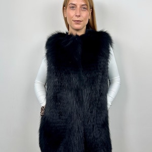 Luxury Black Fox Fur Vest: Elegant Genuine Fur