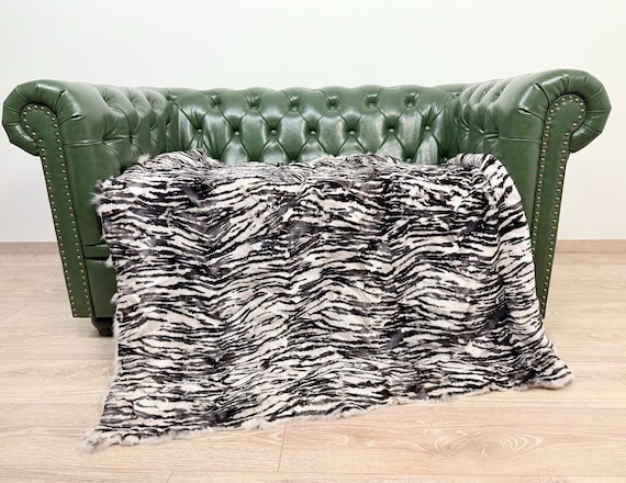Luxury Real Fox Fur Throw – White Animal Print Blanket, Genuine Fur Zebra Pattern Rug, Soft Exotic Home Decor