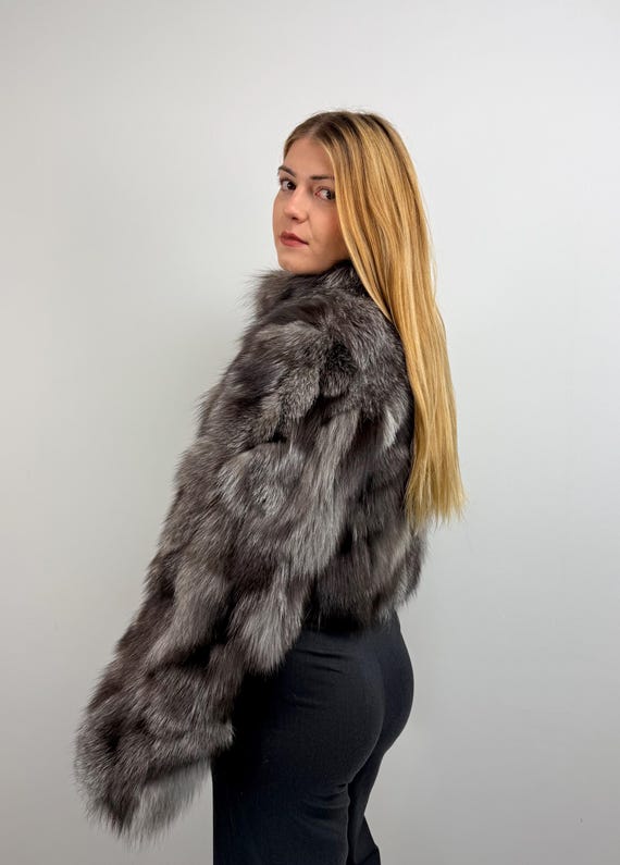 Luxury Gray Fur Cropped Jacket: Genuine Frost Fox Fur Winter Coat
